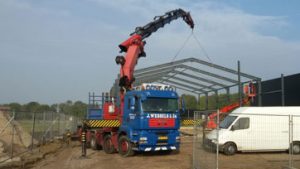 Trekkers met kraan en transport